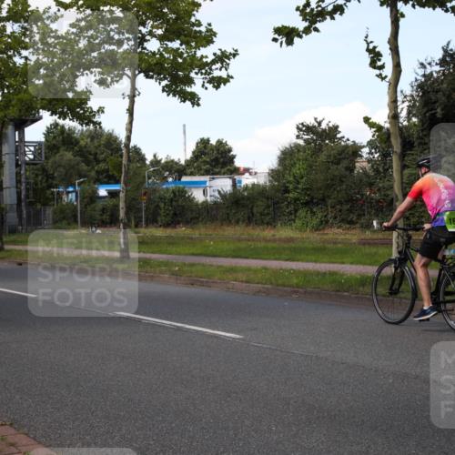 10.08.2025 - GEWOBA Citytriathlon Bremen Yannick Fuchs http://msf.ph/oto/8575690 10.08.2025 14:28:06 Radfahren 70, 159, 293, 382 meine-sportfotos.de