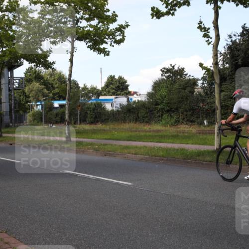 10.08.2025 - GEWOBA Citytriathlon Bremen Yannick Fuchs http://msf.ph/oto/8575693 10.08.2025 14:28:12 Radfahren 70, 382, 448 meine-sportfotos.de