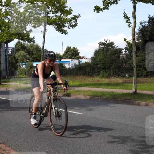 10.08.2025 - GEWOBA Citytriathlon Bremen Yannick Fuchs http://msf.ph/oto/8575695 10.08.2025 14:28:19 Radfahren 70, 382, 401, 448 meine-sportfotos.de