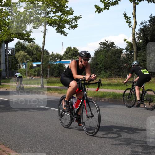 10.08.2025 - GEWOBA Citytriathlon Bremen Yannick Fuchs http://msf.ph/oto/8575697 10.08.2025 14:28:20 Radfahren 70, 382, 401, 448 meine-sportfotos.de