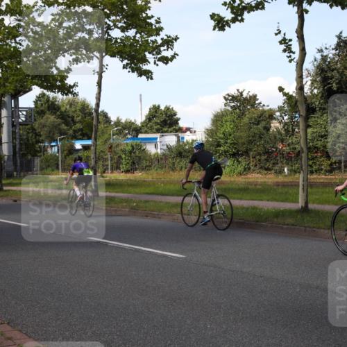 10.08.2025 - GEWOBA Citytriathlon Bremen Yannick Fuchs http://msf.ph/oto/8575705 10.08.2025 14:28:27 Radfahren 237, 367, 382, 401, 448 meine-sportfotos.de