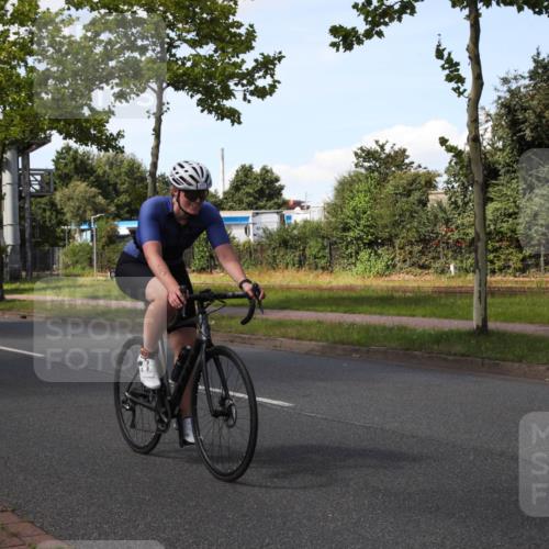10.08.2025 - GEWOBA Citytriathlon Bremen Yannick Fuchs http://msf.ph/oto/8575706 10.08.2025 14:28:32 Radfahren 237, 367, 401, 448, 467, 483 meine-sportfotos.de