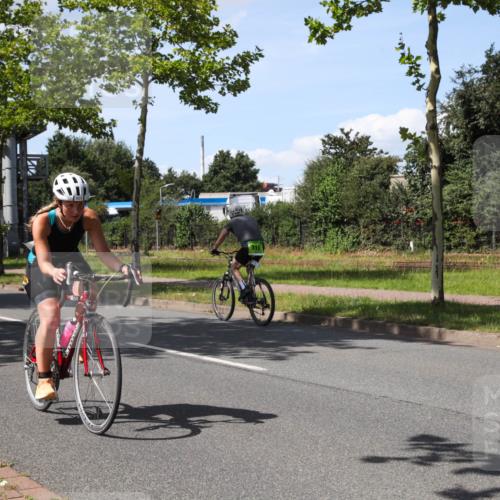 10.08.2025 - GEWOBA Citytriathlon Bremen Yannick Fuchs http://msf.ph/oto/8575751 10.08.2025 14:28:59 Radfahren 168, 172, 193, 321, 350, 403 meine-sportfotos.de