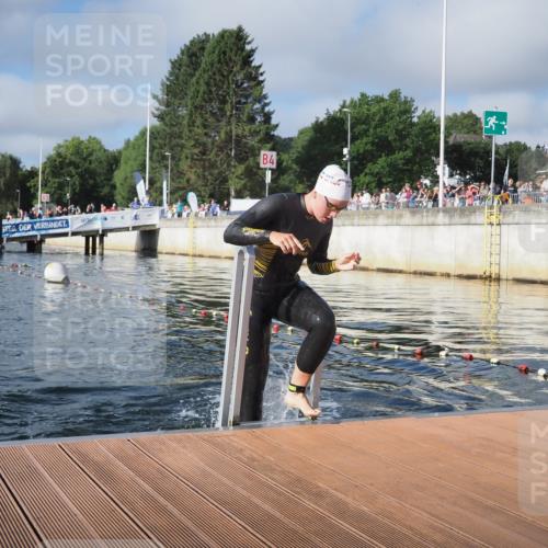 17.08.2025 - KN Förde Triathlon 2025 KatJ http://msf.ph/oto/8575770 17.08.2025 09:07:37 Schwimmen 103, 104, 103, 104 meine-sportfotos.de