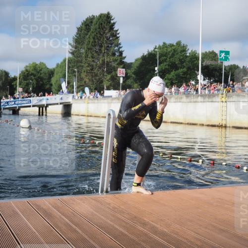 17.08.2025 - KN Förde Triathlon 2025 KatJ http://msf.ph/oto/8575771 17.08.2025 09:07:38 Schwimmen 103, 104, 103, 104 meine-sportfotos.de