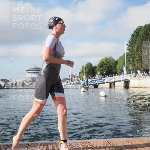 17.08.2025 - KN Förde Triathlon 2025 KatJ http://msf.ph/oto/8575778 17.08.2025 09:07:40 Schwimmen 103, 104, 103, 104 meine-sportfotos.de