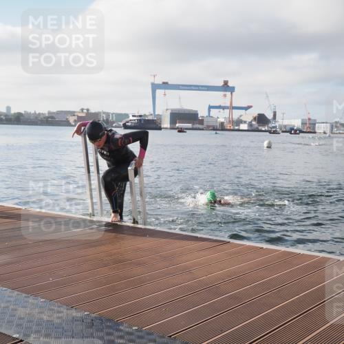 17.08.2025 - KN Förde Triathlon 2025 KatJ http://msf.ph/oto/8575782 17.08.2025 09:07:59 Schwimmen 106, 252, 106, 252 meine-sportfotos.de