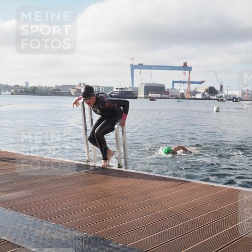 17.08.2025 - KN Förde Triathlon 2025 KatJ http://msf.ph/oto/8575784 17.08.2025 09:07:59 Schwimmen 106, 252, 106, 252 meine-sportfotos.de