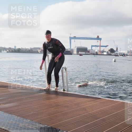 17.08.2025 - KN Förde Triathlon 2025 KatJ http://msf.ph/oto/8575786 17.08.2025 09:07:59 Schwimmen 106, 252, 106, 252 meine-sportfotos.de