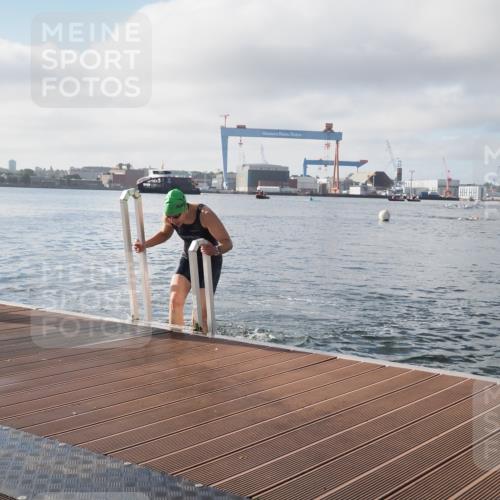 17.08.2025 - KN Förde Triathlon 2025 KatJ http://msf.ph/oto/8575795 17.08.2025 09:08:04 Schwimmen 106, 252, 106, 252 meine-sportfotos.de