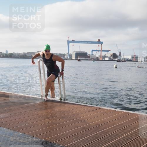 17.08.2025 - KN Förde Triathlon 2025 KatJ http://msf.ph/oto/8575797 17.08.2025 09:08:05 Schwimmen 106, 252, 106, 252 meine-sportfotos.de