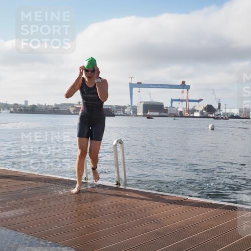 17.08.2025 - KN Förde Triathlon 2025 KatJ http://msf.ph/oto/8575800 17.08.2025 09:08:05 Schwimmen 106, 252, 106, 252 meine-sportfotos.de