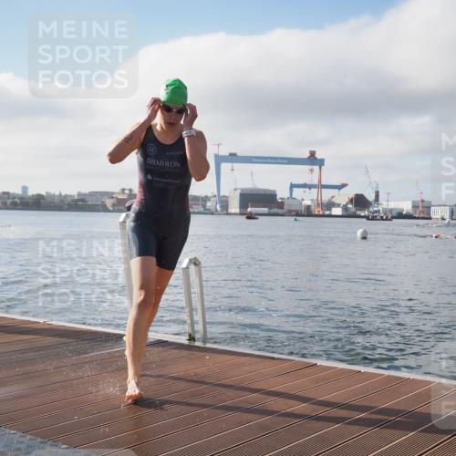 17.08.2025 - KN Förde Triathlon 2025 KatJ http://msf.ph/oto/8575804 17.08.2025 09:08:06 Schwimmen 106, 252, 106, 252 meine-sportfotos.de