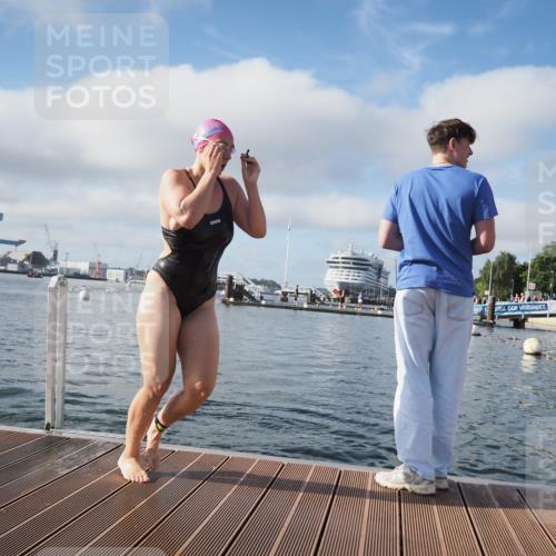17.08.2025 - KN Förde Triathlon 2025 KatJ http://msf.ph/oto/8575827 17.08.2025 09:08:53 Schwimmen 101, 107, 101, 107 meine-sportfotos.de