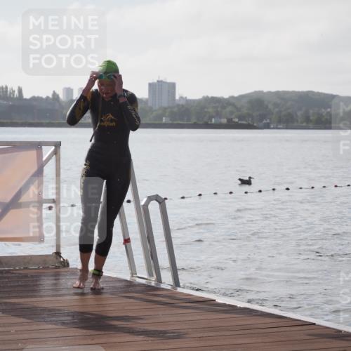 17.08.2025 - KN Förde Triathlon 2025 KatJ http://msf.ph/oto/8575841 17.08.2025 09:09:50 Schwimmen 108, 110, 108 meine-sportfotos.de