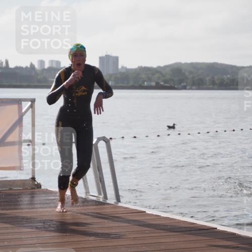 17.08.2025 - KN Förde Triathlon 2025 KatJ http://msf.ph/oto/8575844 17.08.2025 09:09:50 Schwimmen 108, 110, 108 meine-sportfotos.de