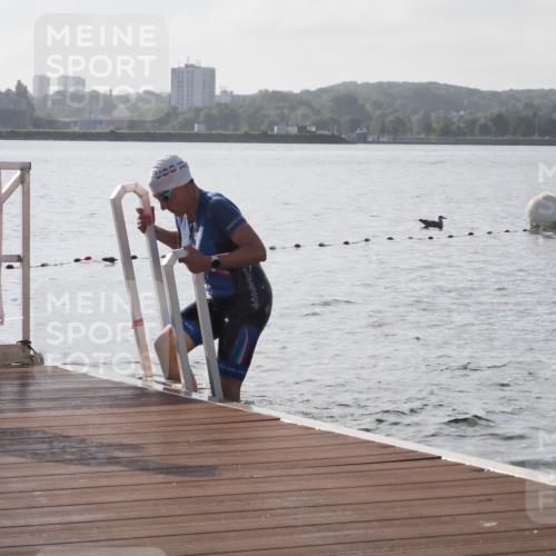 17.08.2025 - KN Förde Triathlon 2025 KatJ http://msf.ph/oto/8575849 17.08.2025 09:09:56 Schwimmen 102, 108, 110, 108, 110 meine-sportfotos.de