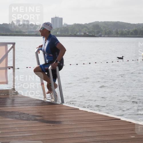 17.08.2025 - KN Förde Triathlon 2025 KatJ http://msf.ph/oto/8575850 17.08.2025 09:09:57 Schwimmen 102, 108, 110, 108, 110 meine-sportfotos.de