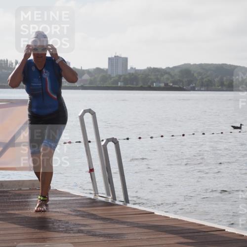 17.08.2025 - KN Förde Triathlon 2025 KatJ http://msf.ph/oto/8575858 17.08.2025 09:09:58 Schwimmen 102, 108, 110, 108, 110 meine-sportfotos.de