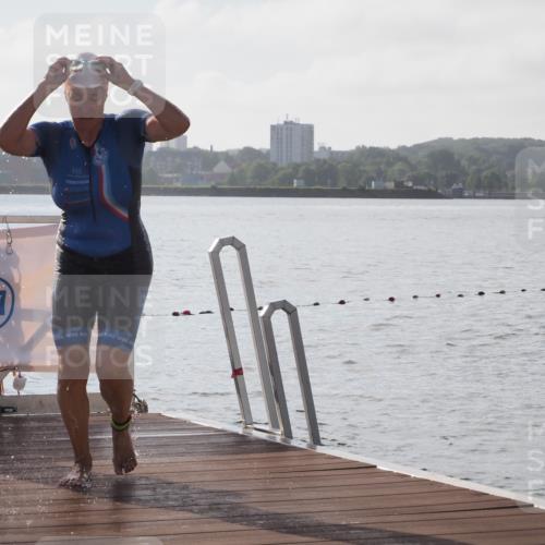 17.08.2025 - KN Förde Triathlon 2025 KatJ http://msf.ph/oto/8575862 17.08.2025 09:09:59 Schwimmen 102, 108, 110, 102, 108, 110 meine-sportfotos.de