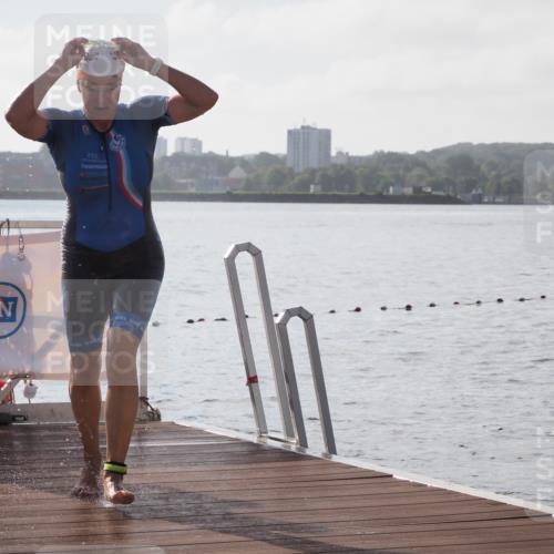 17.08.2025 - KN Förde Triathlon 2025 KatJ http://msf.ph/oto/8575863 17.08.2025 09:09:59 Schwimmen 102, 108, 110, 102, 108, 110 meine-sportfotos.de
