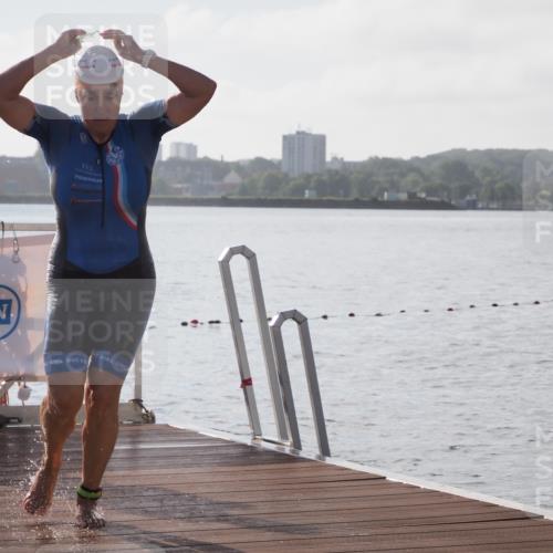 17.08.2025 - KN Förde Triathlon 2025 KatJ http://msf.ph/oto/8575865 17.08.2025 09:09:59 Schwimmen 102, 108, 110, 102, 108, 110 meine-sportfotos.de