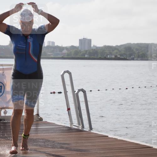 17.08.2025 - KN Förde Triathlon 2025 KatJ http://msf.ph/oto/8575866 17.08.2025 09:09:59 Schwimmen 102, 108, 110, 102, 108, 110 meine-sportfotos.de