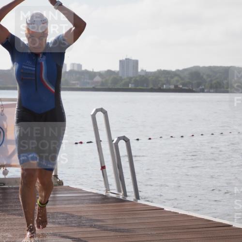17.08.2025 - KN Förde Triathlon 2025 KatJ http://msf.ph/oto/8575867 17.08.2025 09:09:59 Schwimmen 102, 108, 110, 102, 108, 110 meine-sportfotos.de