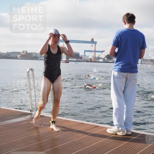 17.08.2025 - KN Förde Triathlon 2025 KatJ http://msf.ph/oto/8575873 17.08.2025 09:10:06 Schwimmen 102, 109, 110, 120, 102, 110, 120 meine-sportfotos.de