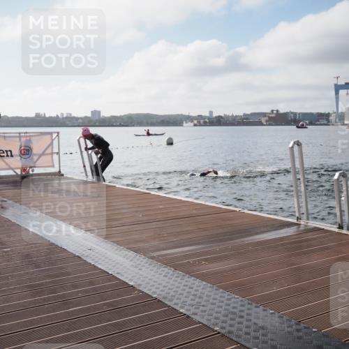 17.08.2025 - KN Förde Triathlon 2025 KatJ http://msf.ph/oto/8575937 17.08.2025 09:10:20 Schwimmen 105, 109, 114, 119, 253, 109, 114, 119, 120 meine-sportfotos.de