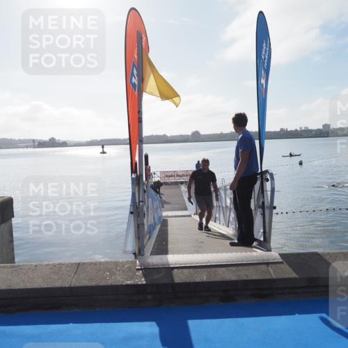 17.08.2025 - KN Förde Triathlon 2025 MichiJ http://msf.ph/oto/8575981 17.08.2025 09:07:48 Schwimmen 103, 104 meine-sportfotos.de