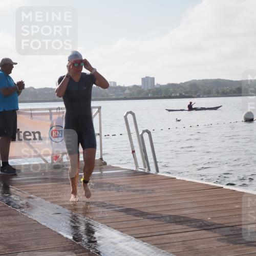 17.08.2025 - KN Förde Triathlon 2025 KatJ http://msf.ph/oto/8576003 17.08.2025 09:10:29 Schwimmen 105, 113, 114, 253, 105, 109, 114, 119, 253 meine-sportfotos.de
