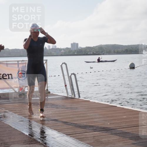 17.08.2025 - KN Förde Triathlon 2025 KatJ http://msf.ph/oto/8576005 17.08.2025 09:10:29 Schwimmen 105, 113, 114, 253, 105, 109, 114, 119, 253 meine-sportfotos.de