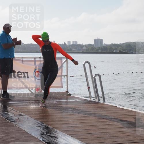 17.08.2025 - KN Förde Triathlon 2025 KatJ http://msf.ph/oto/8576024 17.08.2025 09:10:38 Schwimmen 113, 121, 105, 113, 121, 253 meine-sportfotos.de