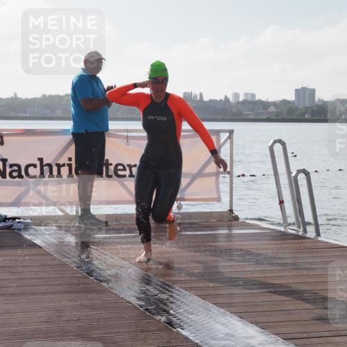 17.08.2025 - KN Förde Triathlon 2025 KatJ http://msf.ph/oto/8576030 17.08.2025 09:10:39 Schwimmen 113, 121, 105, 113, 121, 253 meine-sportfotos.de