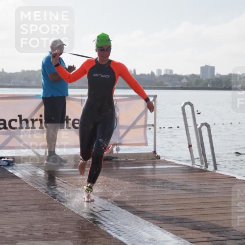 17.08.2025 - KN Förde Triathlon 2025 KatJ http://msf.ph/oto/8576034 17.08.2025 09:10:39 Schwimmen 113, 121, 105, 113, 121, 253 meine-sportfotos.de