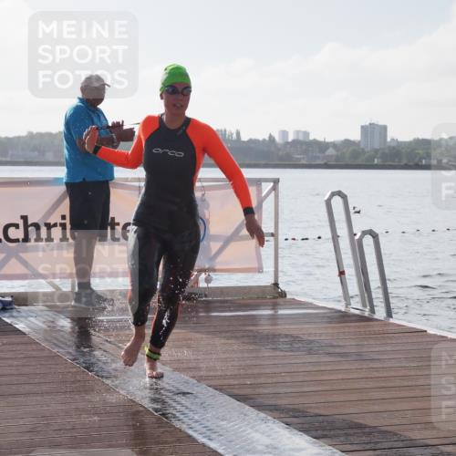 17.08.2025 - KN Förde Triathlon 2025 KatJ http://msf.ph/oto/8576036 17.08.2025 09:10:39 Schwimmen 113, 121, 105, 113, 121, 253 meine-sportfotos.de
