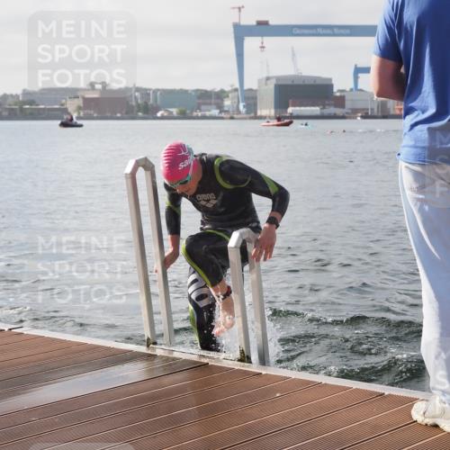 17.08.2025 - KN Förde Triathlon 2025 KatJ http://msf.ph/oto/8576040 17.08.2025 09:10:42 Schwimmen 113, 121, 113, 121, 253 meine-sportfotos.de