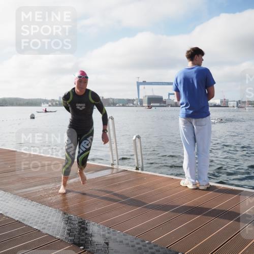17.08.2025 - KN Förde Triathlon 2025 KatJ http://msf.ph/oto/8576046 17.08.2025 09:10:44 Schwimmen 113, 121, 113, 121 meine-sportfotos.de