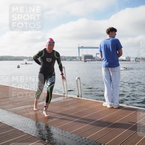 17.08.2025 - KN Förde Triathlon 2025 KatJ http://msf.ph/oto/8576048 17.08.2025 09:10:44 Schwimmen 113, 121, 113, 121 meine-sportfotos.de