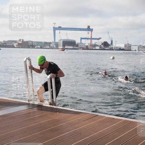 17.08.2025 - KN Förde Triathlon 2025 KatJ http://msf.ph/oto/8576065 17.08.2025 09:11:07 Schwimmen 116, 117, 116, 117 meine-sportfotos.de