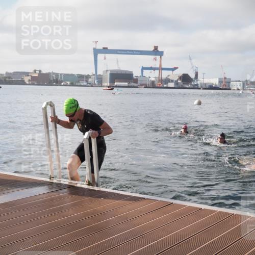 17.08.2025 - KN Förde Triathlon 2025 KatJ http://msf.ph/oto/8576067 17.08.2025 09:11:07 Schwimmen 116, 117, 116, 117 meine-sportfotos.de