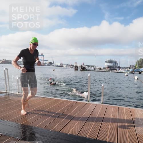 17.08.2025 - KN Förde Triathlon 2025 KatJ http://msf.ph/oto/8576096 17.08.2025 09:11:10 Schwimmen 116, 117, 116, 117 meine-sportfotos.de