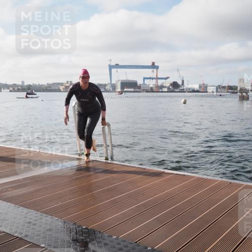 17.08.2025 - KN Förde Triathlon 2025 KatJ http://msf.ph/oto/8576185 17.08.2025 09:11:23 Schwimmen 125, 157, 116, 125, 157 meine-sportfotos.de