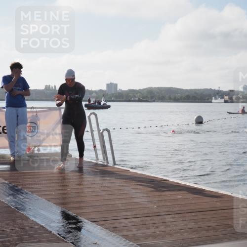 17.08.2025 - KN Förde Triathlon 2025 KatJ http://msf.ph/oto/8576215 17.08.2025 09:12:19 Schwimmen 127, 127 meine-sportfotos.de