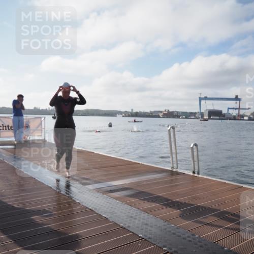 17.08.2025 - KN Förde Triathlon 2025 KatJ http://msf.ph/oto/8576234 17.08.2025 09:12:21 Schwimmen 127, 127 meine-sportfotos.de