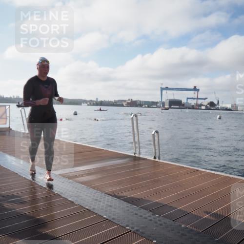 17.08.2025 - KN Förde Triathlon 2025 KatJ http://msf.ph/oto/8576241 17.08.2025 09:12:22 Schwimmen 127, 127 meine-sportfotos.de