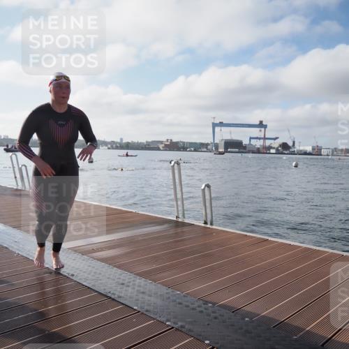 17.08.2025 - KN Förde Triathlon 2025 KatJ http://msf.ph/oto/8576245 17.08.2025 09:12:22 Schwimmen 127, 127 meine-sportfotos.de