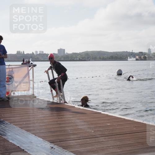 17.08.2025 - KN Förde Triathlon 2025 KatJ http://msf.ph/oto/8576251 17.08.2025 09:12:39 Schwimmen 136, 142, 136 meine-sportfotos.de