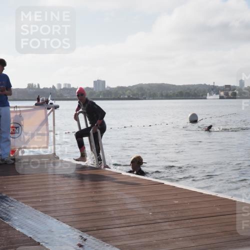 17.08.2025 - KN Förde Triathlon 2025 KatJ http://msf.ph/oto/8576252 17.08.2025 09:12:40 Schwimmen 136, 142, 136, 142 meine-sportfotos.de
